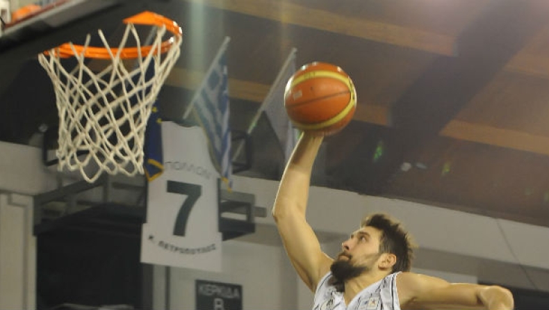Ανανέωσε ο Λιανός