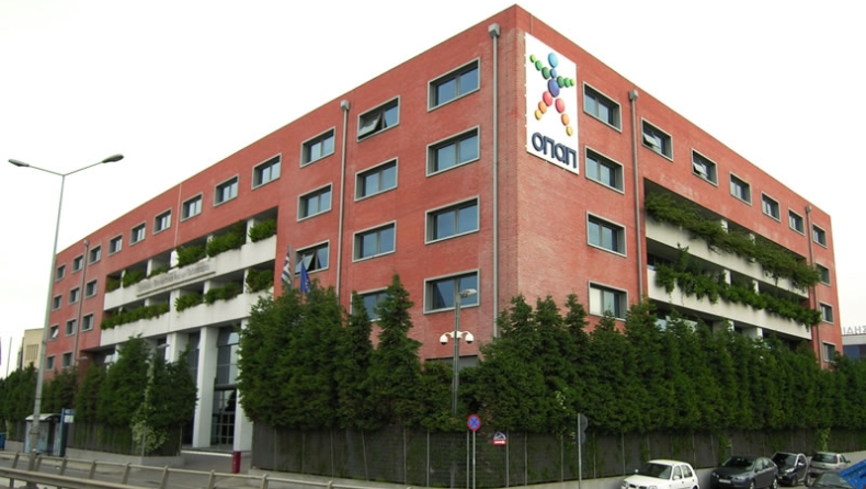 Κλωτσάει η Κομισιόν για το μονοπώλιο