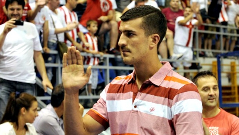 «Στρατιώτης» του Ερυθρού Αστέρα ο Κέσελ