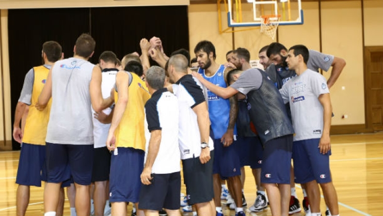 Άπαντες παρόντες (vid)