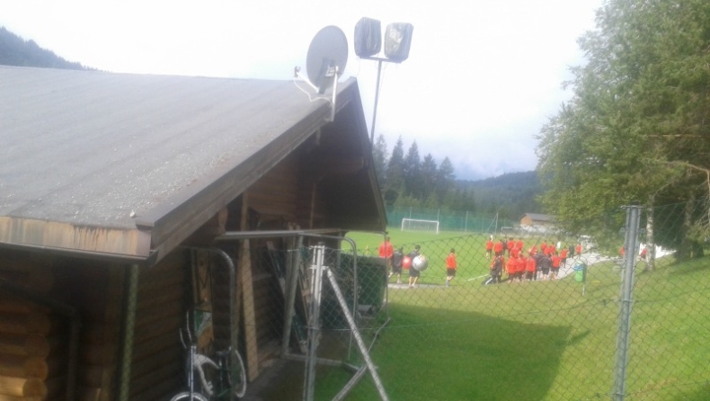 Το «ησυχαστήριο» και το «παλάτι»! (vids&pics)