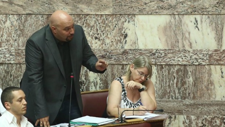 Ο Παναγιώταρος αποκάλεσε «κυρία» τον Γκίντο Βέστερβέλε‏