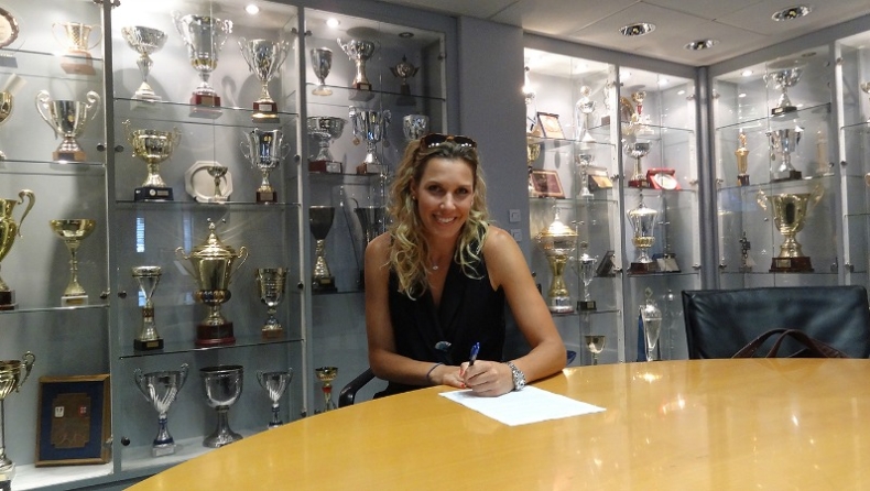 «Ερυθρόλευκη» η Κις!