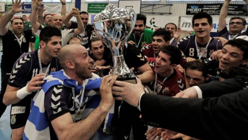 Έμεινε και ανανέωσε ο Ζαραβίνας