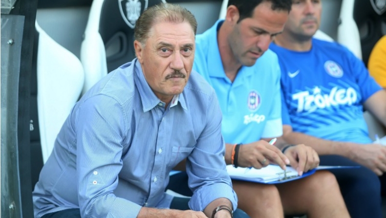 «Χαμηλά τα βλέμματα»