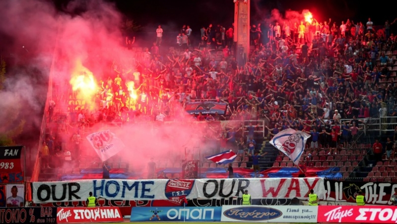 Τρεις στο σκαμνί!