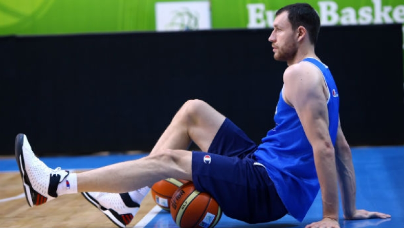 Στην Ελλάδα ο Μαυροκεφαλίδης