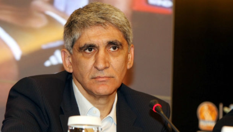 Γιαννάκης: «Όλοι οι Έλληνες είμαστε μαζί σας»