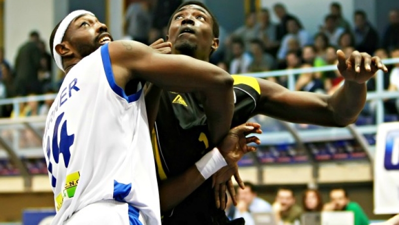 Χαλαρή... πρώτη για Πανελευσινιακό (73-58)