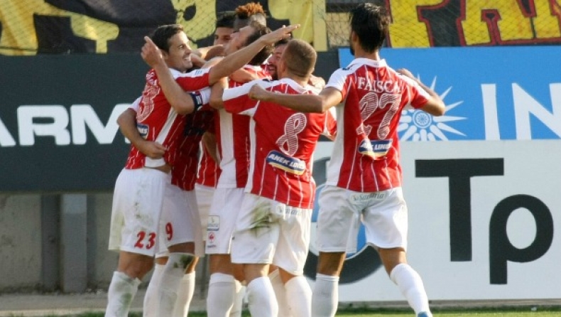 Πέταξε στα... σκουπίδια τα «διπλά»! (1-2, vid)