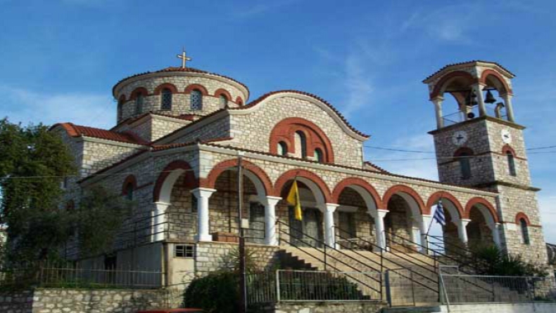 Οι ενορίες που βοηθούν δανειολήπτες, μαθητές και άπορους