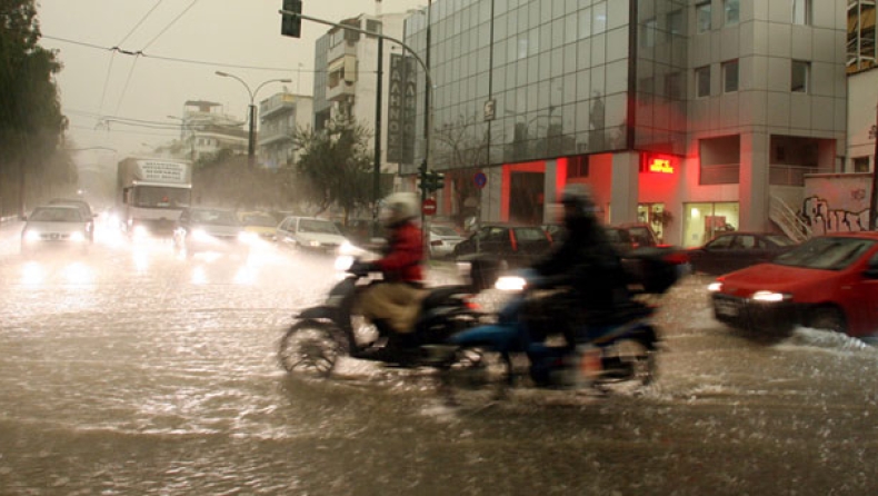 Πού θα «χτυπήσει» η κακοκαιρία το τριήμερο
