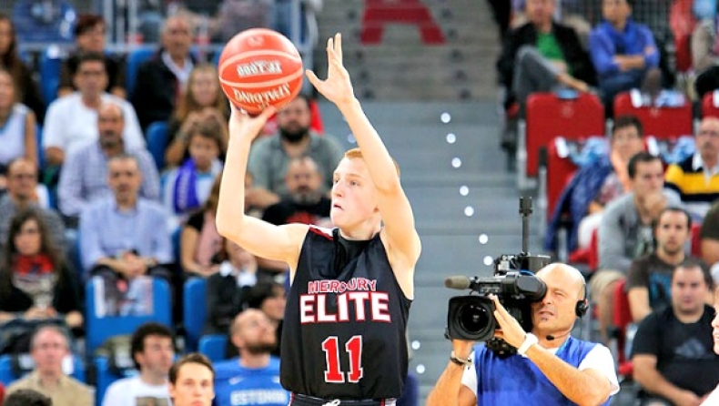 Three-point contest crasher o 16χρονος Ραγκλς! (vid)