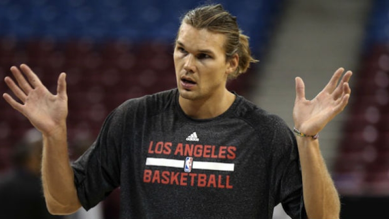 Ψάχνουν για ψηλό οι Νικς