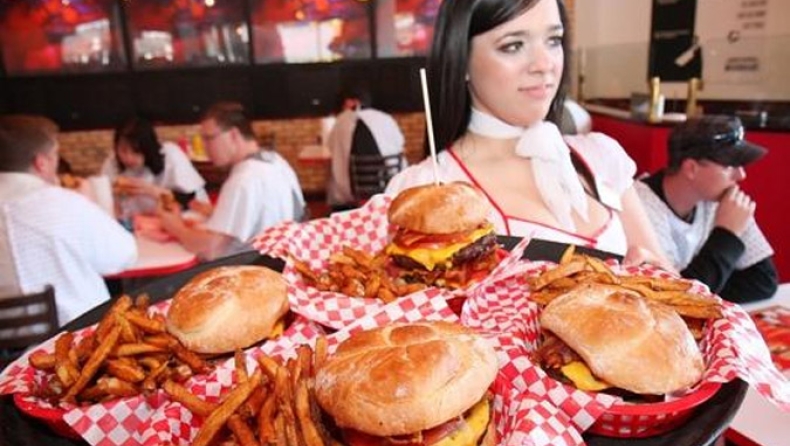 Ελληνες σερβιτόροι στην Αλβανία για 500 ευρώ