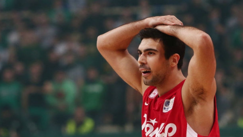 Σλούκας: «Ο Ολυμπιακός κοιτάει μπροστά»