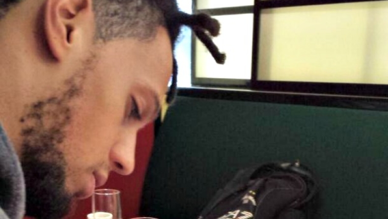 Υπέγραψε στην Αρμάνι ο Χάκετ (pic)