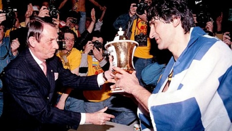 Και συ Γιαννάκη πάρτους τα μυαλά…