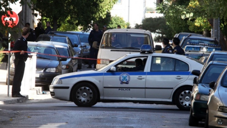 Με δύο καλάσνικοφ «γάζωσαν» το σπίτι του Γερμανού πρέσβη