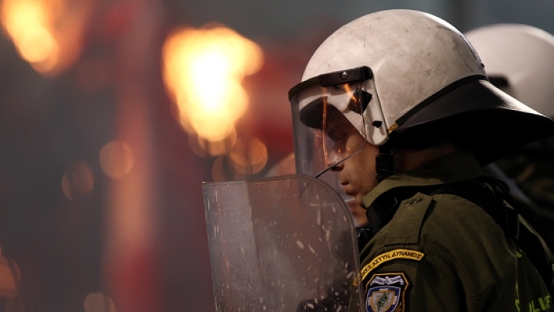 Επιτέθηκαν στα ΜΑΤ νομίζοντας ότι είναι Παναθηναϊκοί!