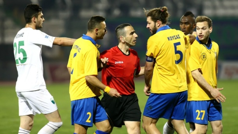 Τους πάει στα δικαστήρια ο Κάμπαξης