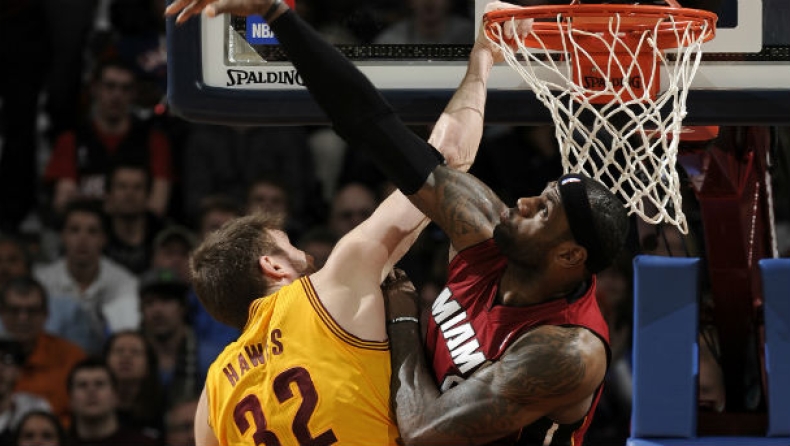 Σούπερ... κόψιμο από τον ΛεΜπρον (vid)