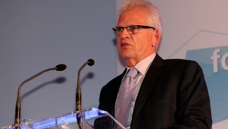 Δεν αποχωρεί ο Σαρρής από την ΕΠΟ