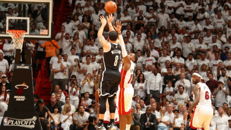 Buzzer beater από τον Ντέρον Γουίλιαμς (video)