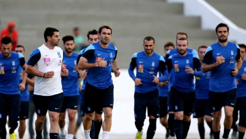 Η έξοδος των διεθνών και το happy birthday στον «Κατσούρ» (vids)
