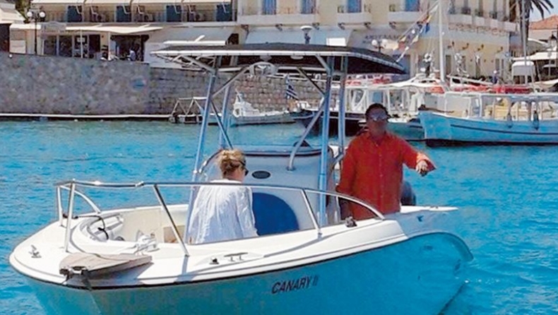 Eπιστροφή του Νιάρχου στη Σπετσοπούλα