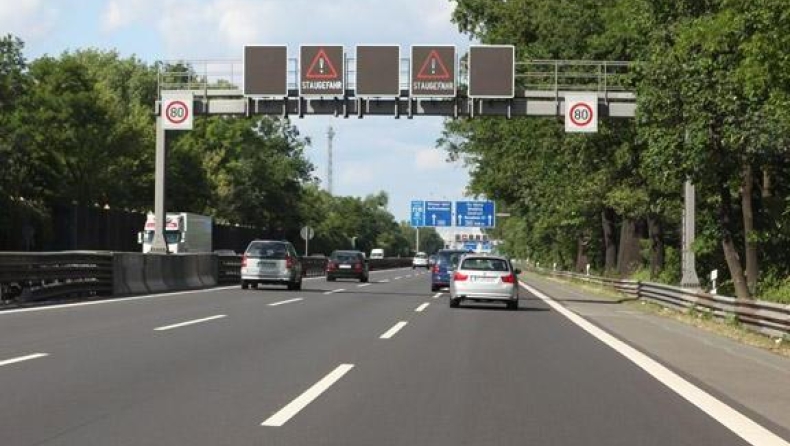 Οι Γερμανοί βάζουν διόδια στους ξένους