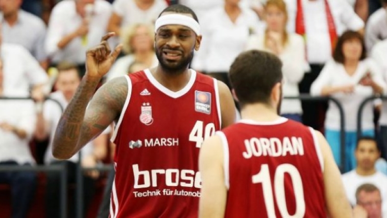 Με τα χρώματα του Ισραήλ ο Φίσερ