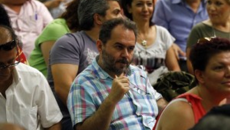 Στο μνημείο ηρώων του ΕΛΑΣ το σκισμένο χαρτί Φωτόπουλου