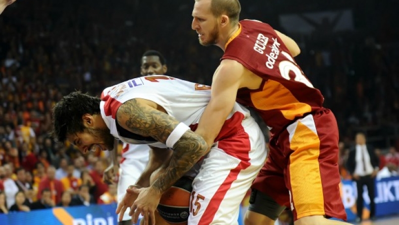 Ανανεώσε στη Γαλατάσαραϊ ο Γκιουλέρ