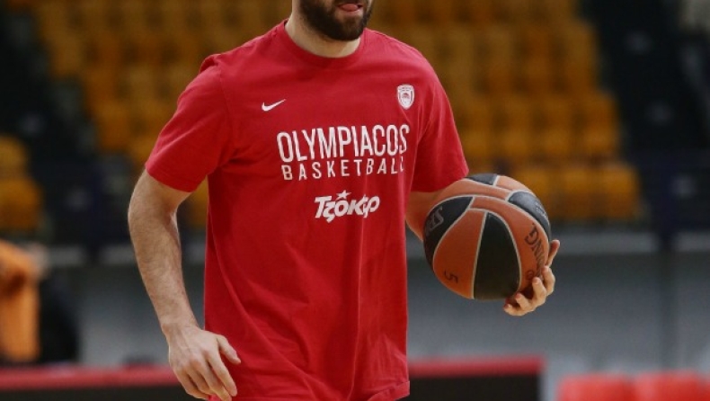 Ξεκουράζονται... στο γήπεδο οι «ερυθρόλευκοι»