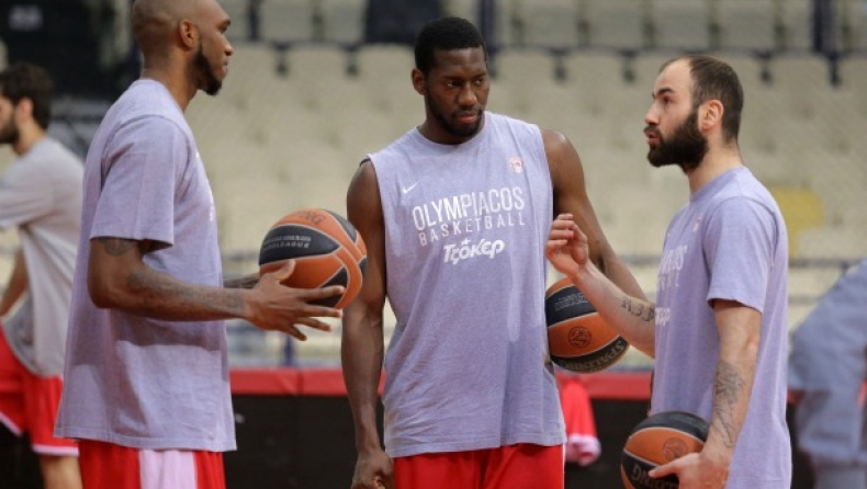 Συνδυασμός μπάσκετ και τρεξίματος