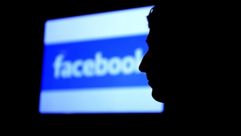 Facebook: Αγωγή από 25.000 χρήστες