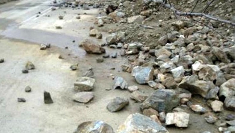 Αχαΐα: Κατολισθήσεις από τη βροχή