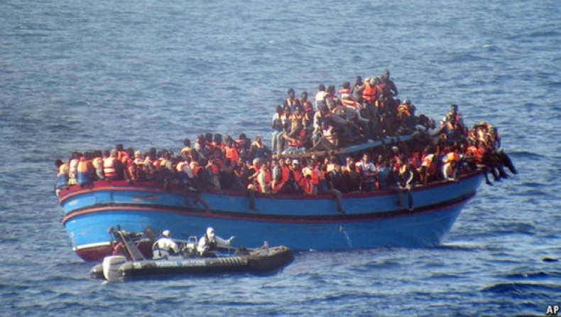 Σκάφος με 200 μετανάστες βυθίστηκε ανοιχτά της Λιβύης