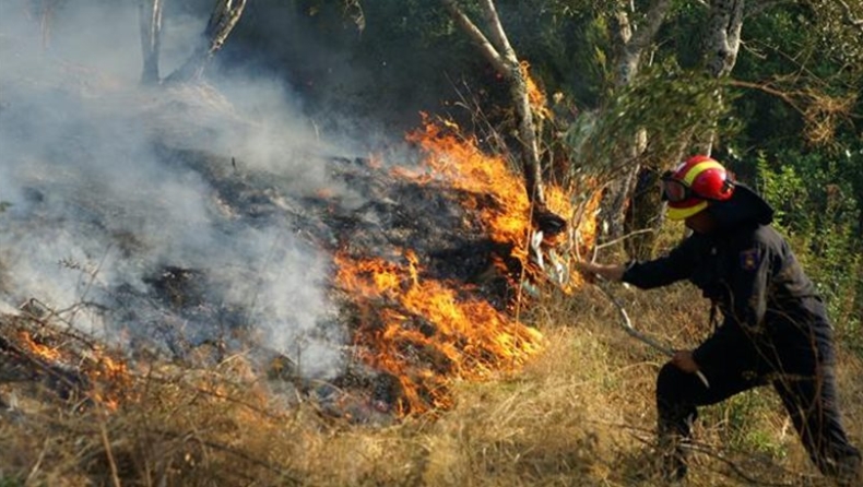 Υψηλός ο κίνδυνος πυρκαγιάς σε Αττική και νότια Εύβοια την Τρίτη