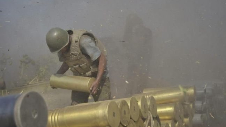 Μάχες στο Λουγκάνσκ, βομβαρδισμοί κοντά στο Ντονέτσκ