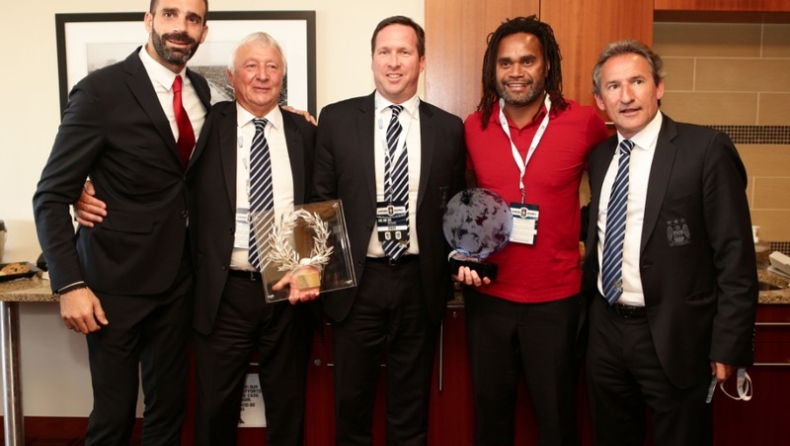 Αντάλλαξαν αναμνηστικά Ολυμπιακός και Σίτι (pics)