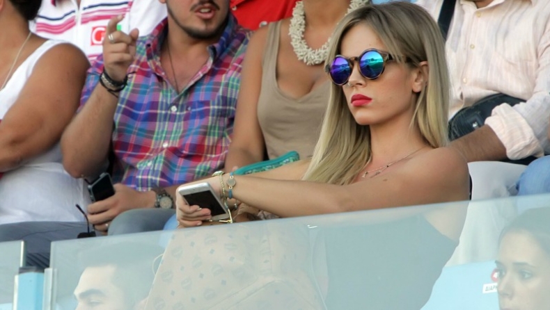 Οι ωραίες των γηπέδων! (pics)