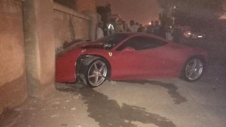 Του έσπασε τα νεύρα… μαζί και τη Ferrari