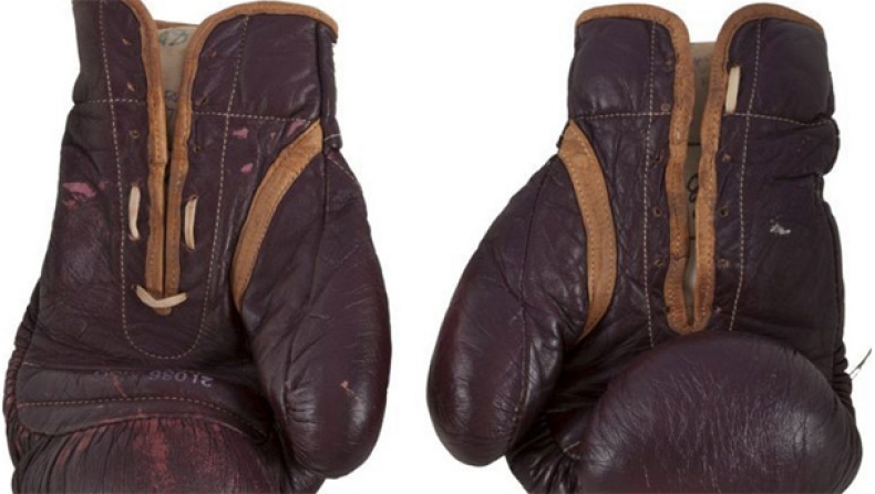 «Χρυσά» τα γάντια του Μοχάμεντ Άλι (vid)