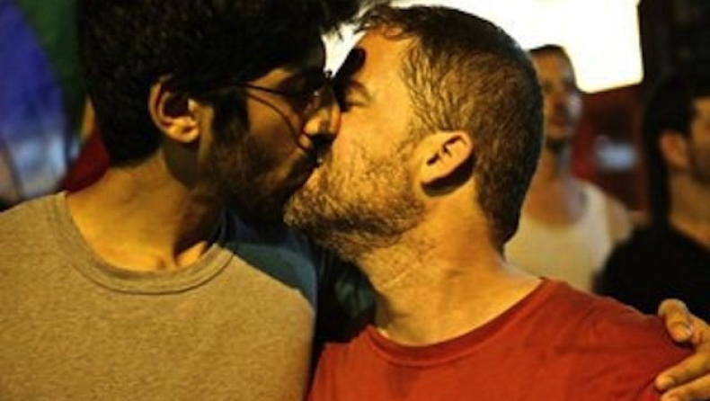 Οι ομοφοβικοί έχουν απαλλαγεί απ’ το σύνδρομο που πολεμούν στους άλλους;