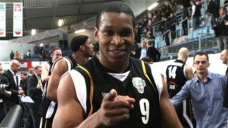 Ενισχύθηκε με Τόμας ο Άρης