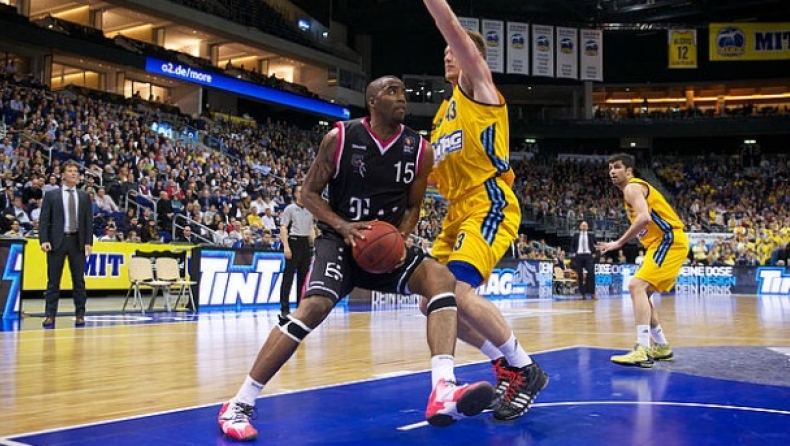 Απ' τη Βόννη στην Άλμπα Βερολίνου ο ΜακΝιλ