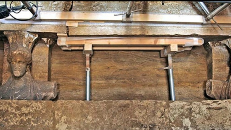 Αμφίπολη: Ο τάφος ανήκει στον Ηφαιστίωνα;