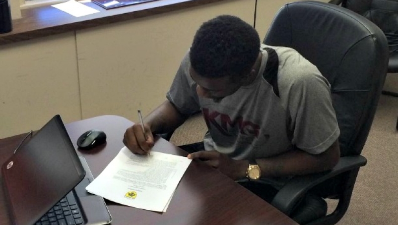 Υπέγραψε ο Ράιτ (pic)